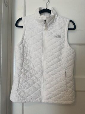 Women’s Small North Face Thermoball Vest